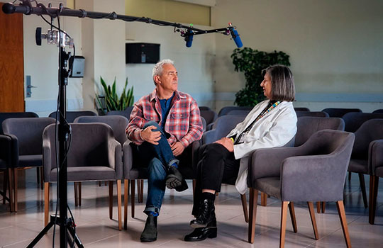 Entrevista en la sala de terapias de la clínica Instituto Hipócrates