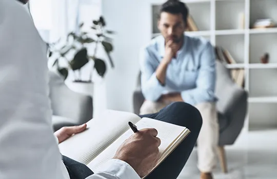 Entorno de clínica de desintoxicación con supervisión profesional