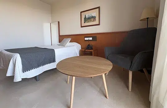 Habitación individual con baño privado en Instituto Hipócrates